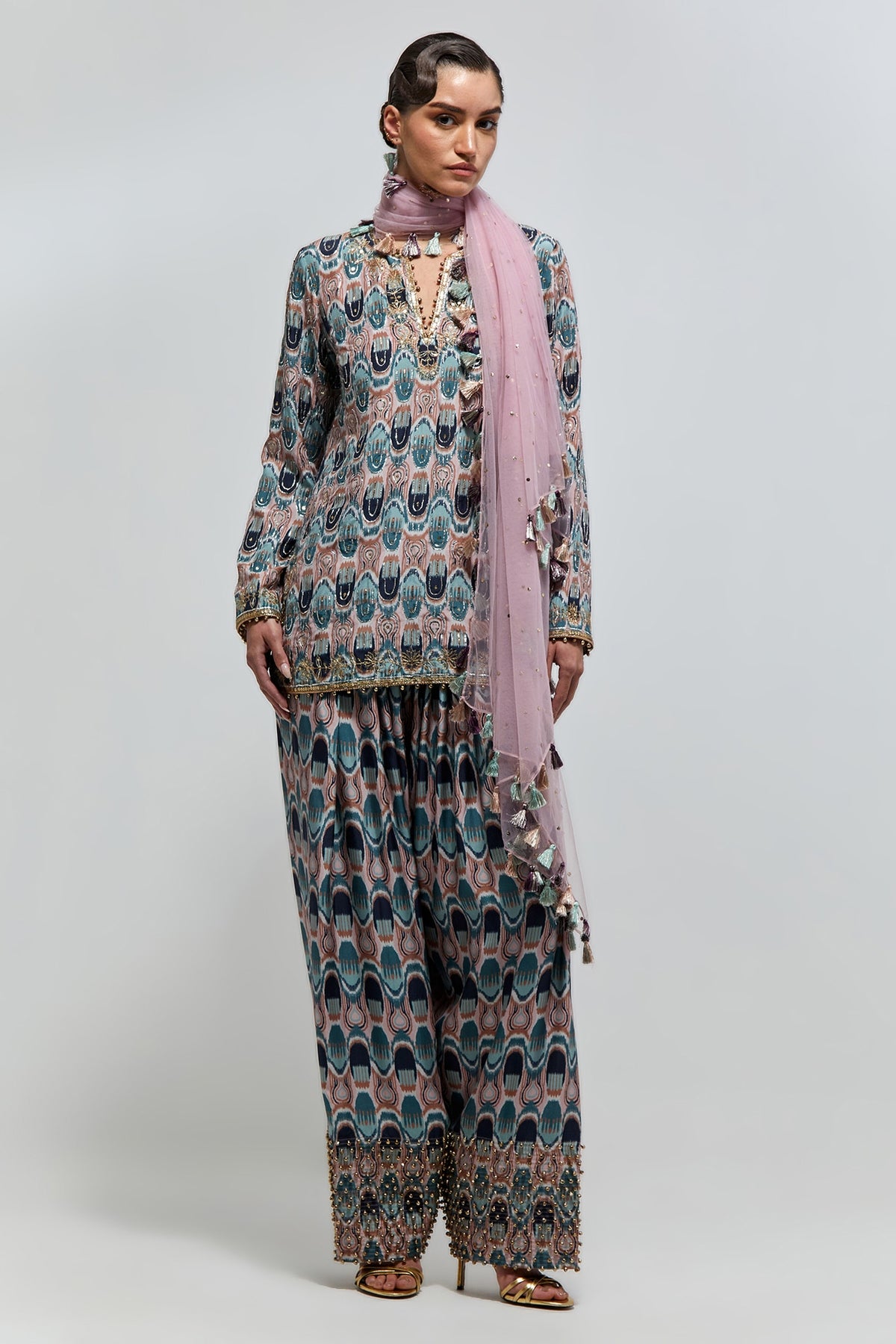 Parisa Indigo Kasbah Printed Abutai Silk Kurta With Farshi Salwar And An Onion Pink Mukaish Net Dupatta