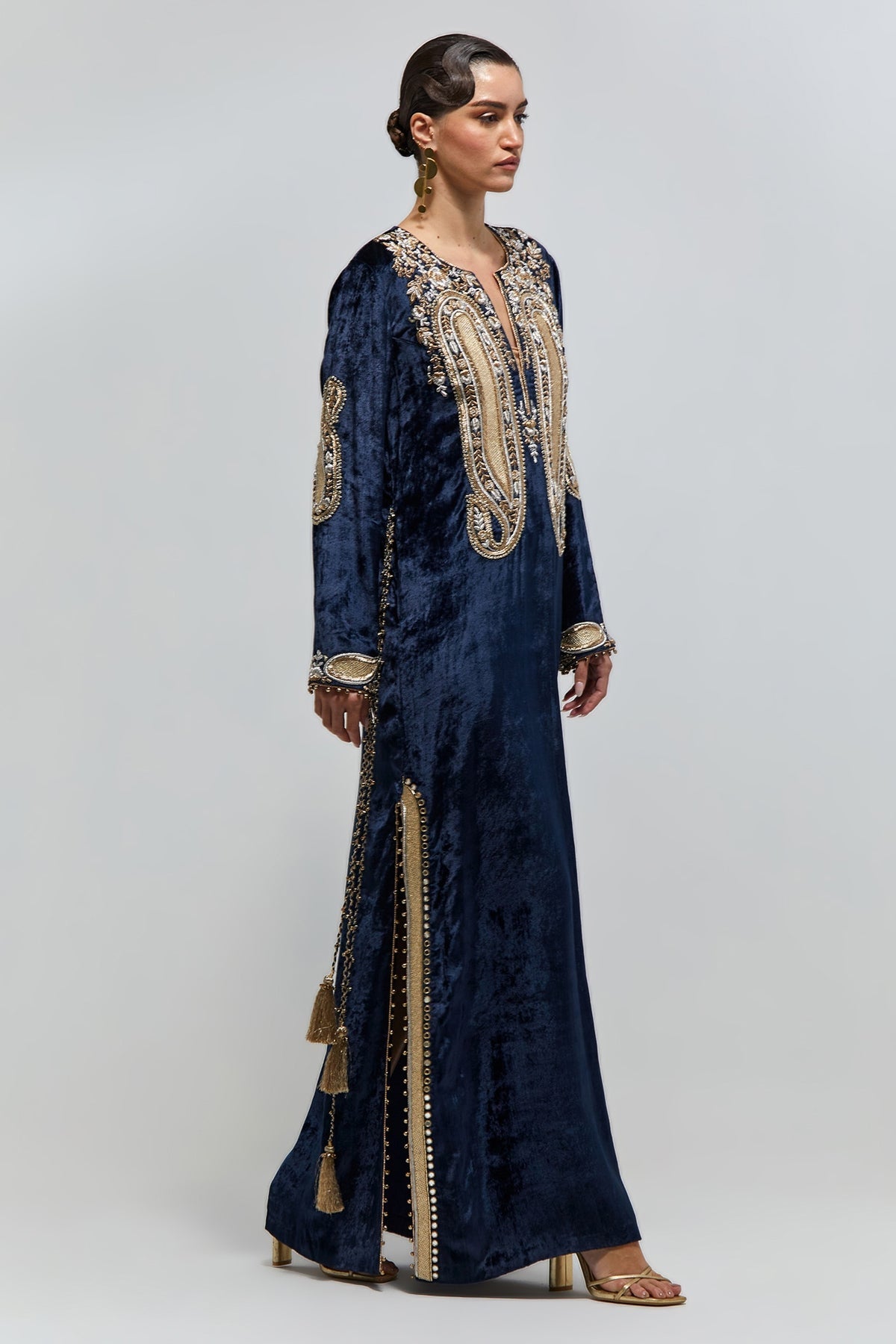 Mazin Navy Blue Velvet Embroidered Yoke Beyza Kaftan