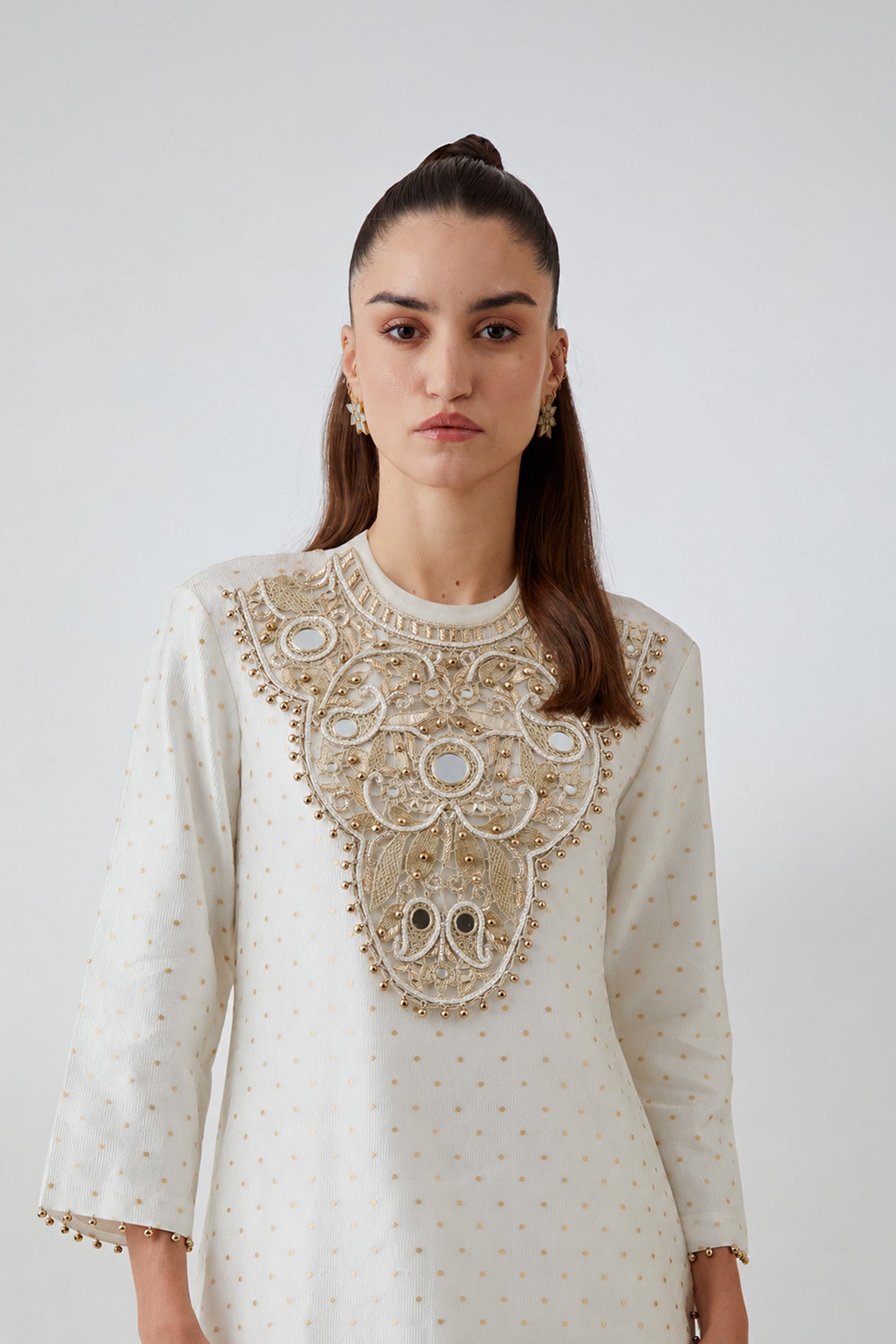 Off-White Brocade Banarasi Embroidered Kurta With Detachable Necklace And Pants