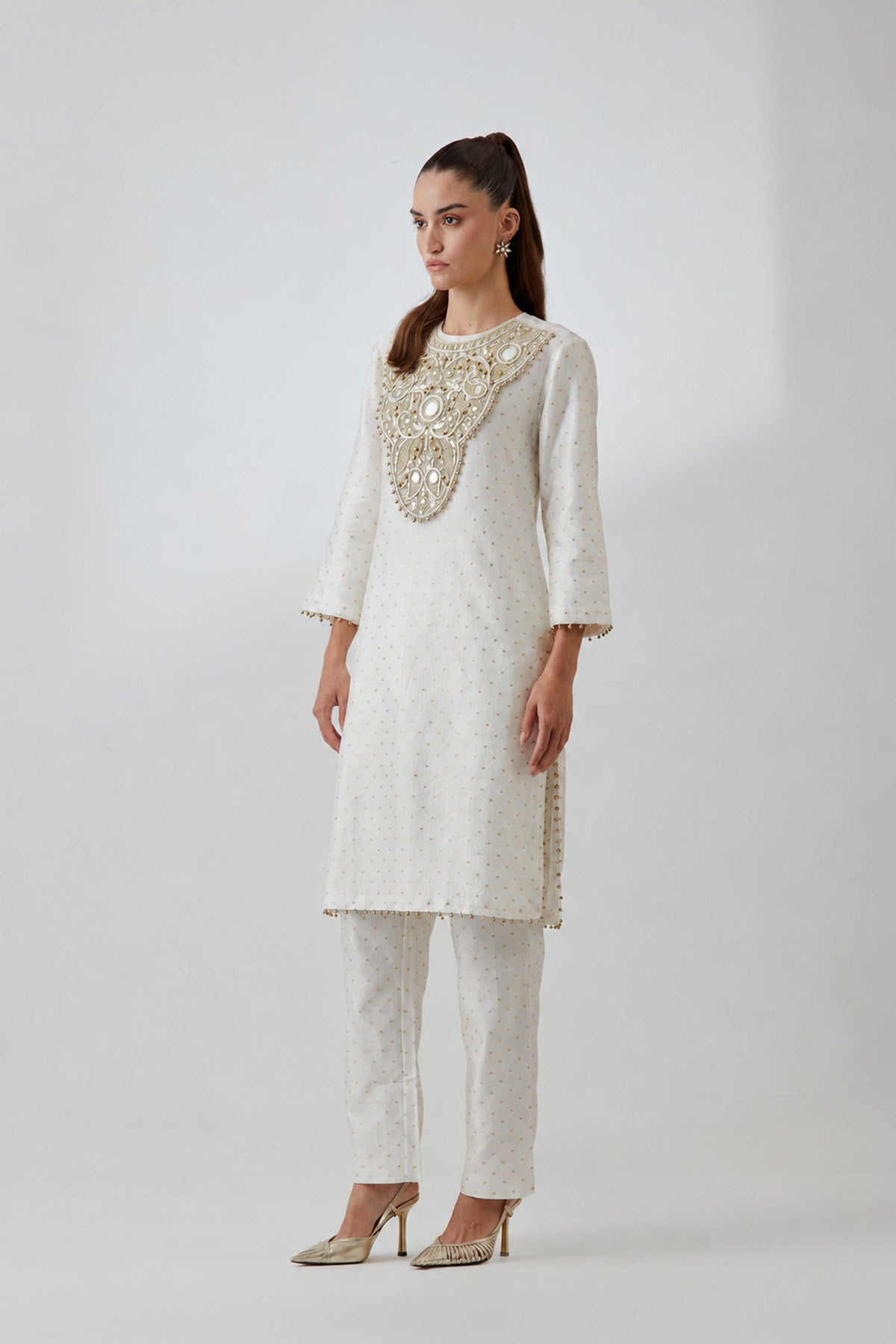 Off-White Brocade Banarasi Embroidered Kurta With Detachable Necklace And Pants