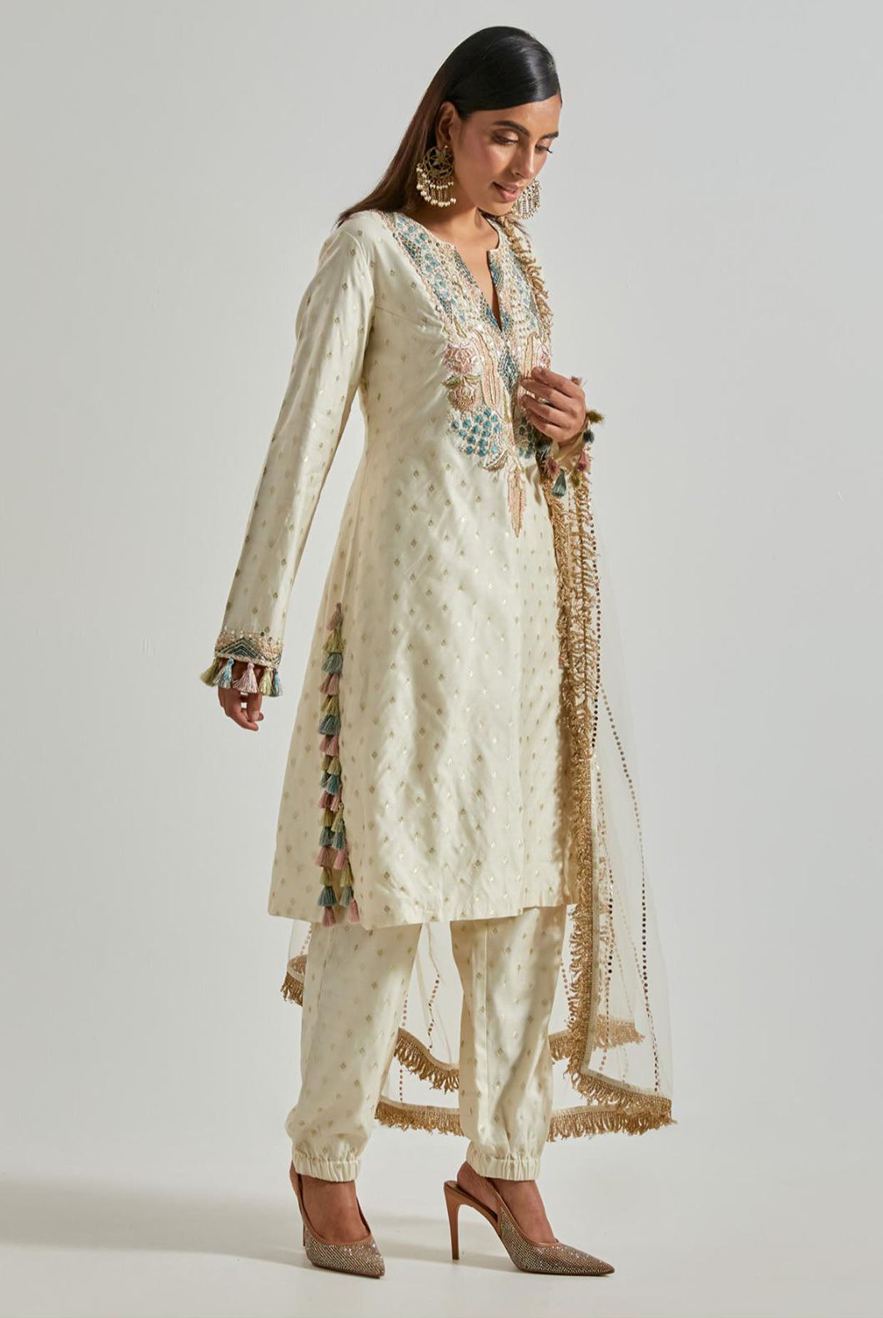 Off-White Chiniya Silk Kurta with Jogger Pants & Net Dupatta