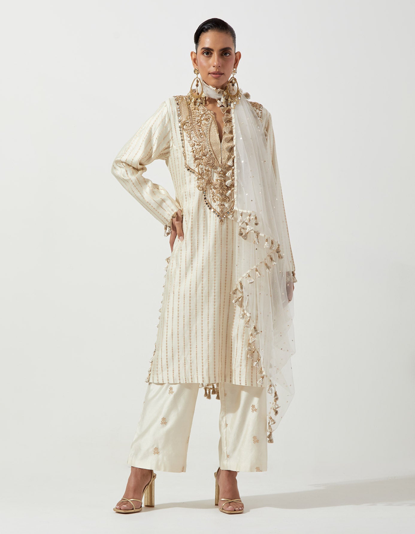 Off-White Kurta With Pant And Dupatta