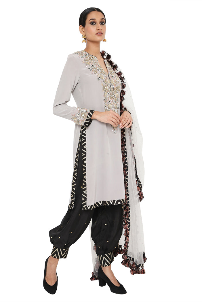 Nyla Grey Colour Embroidered Kurta With Black Colour Jogger Salwar And Grey Colour Dupatta