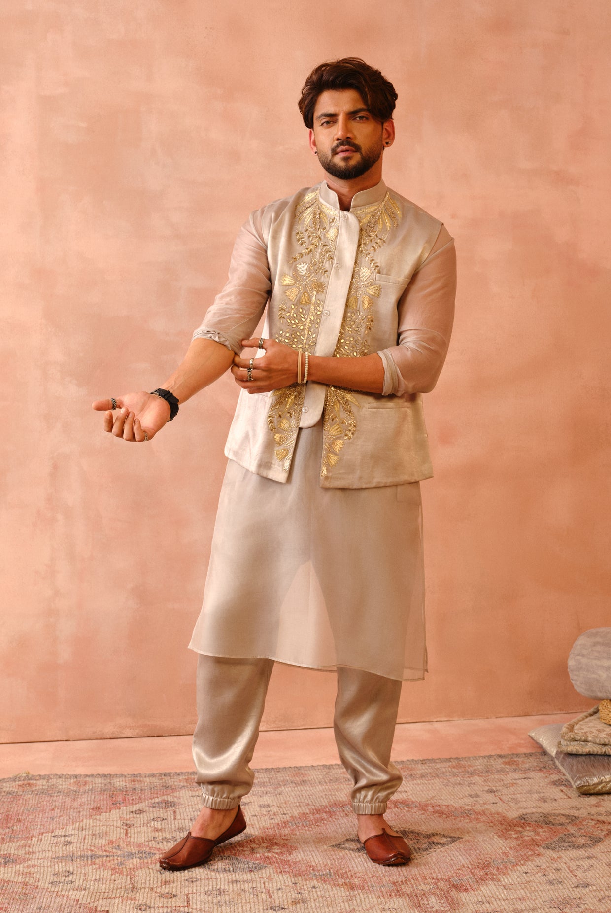 Grey Bagh Embroidered Bandi With Kurta And Jogger Pant