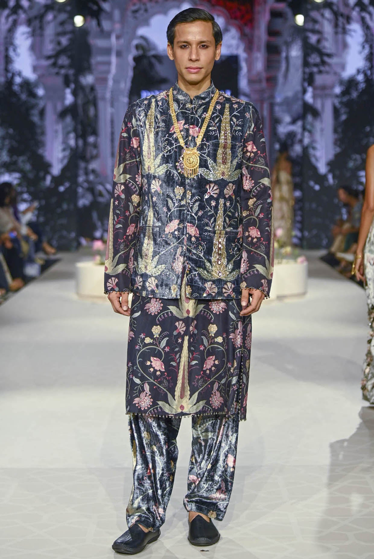 Black Forest Whisper Printed Embroidered Bandi And Kurta With Patiala Salwar