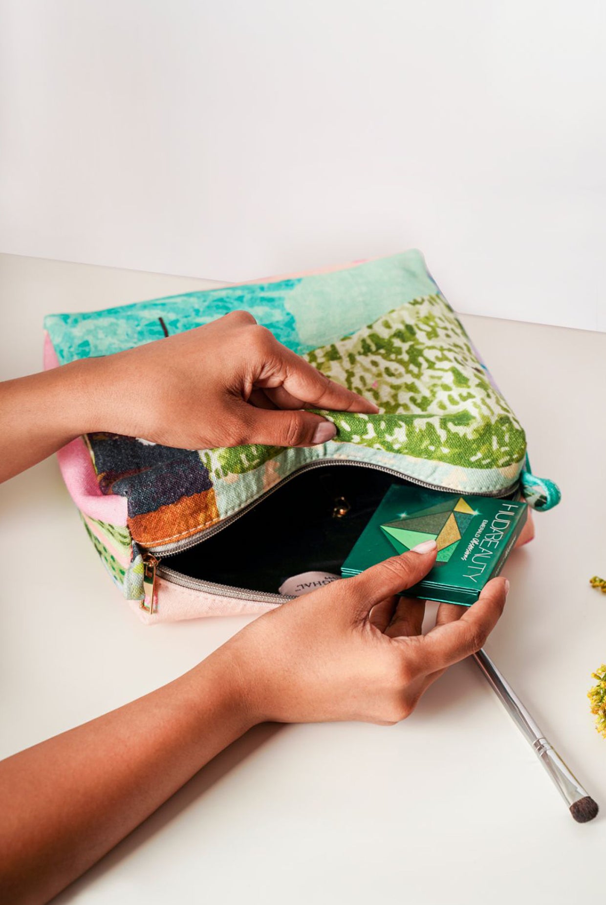 Tropical Print Canvas Small Size Vanity Kit