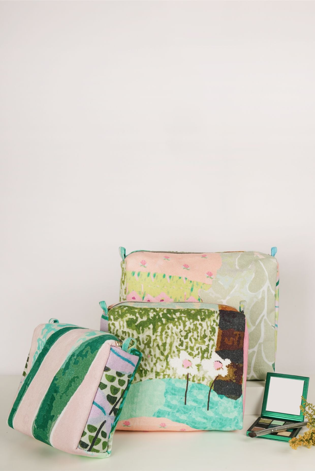 Tropical Print Canvas Large Size Vanity Kit