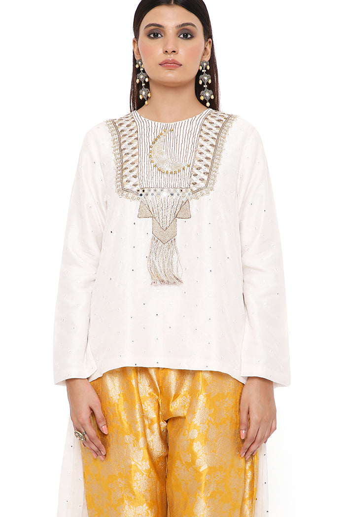 Chaantara Off White Abla Silk Embroidered High Low Kurta With Mustard Brocade Constructed Pant