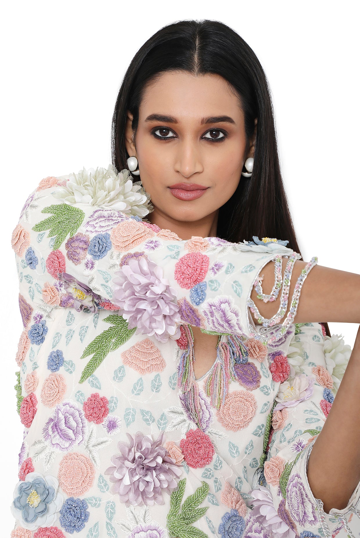 Irene Off White Embroidered Short Kurta And Pant With Metal Chain Hanging
