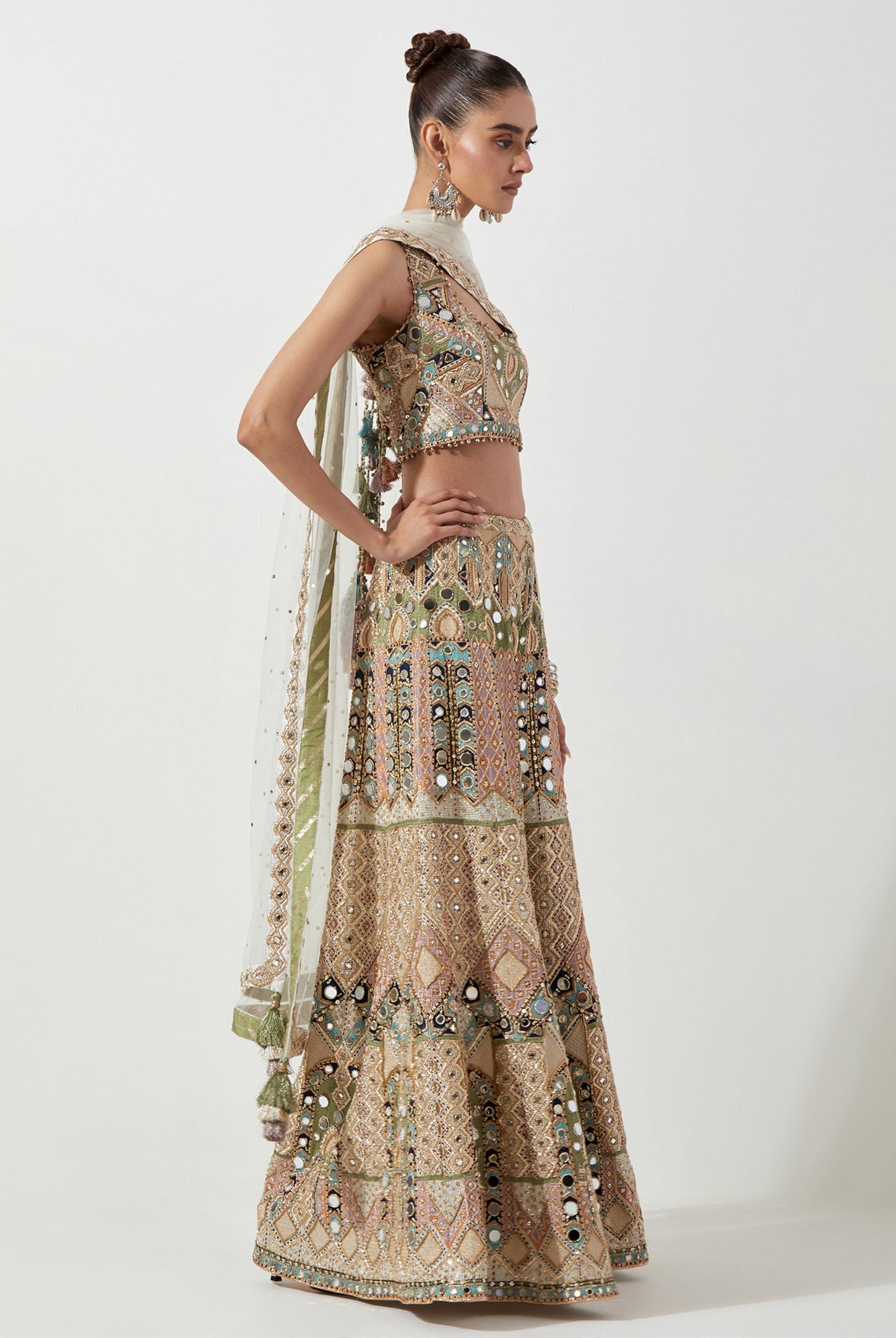 OFF WHITE EMBROIDERED CHOLI AND LEHENGA WITH MUKAISH NET DUPATTA