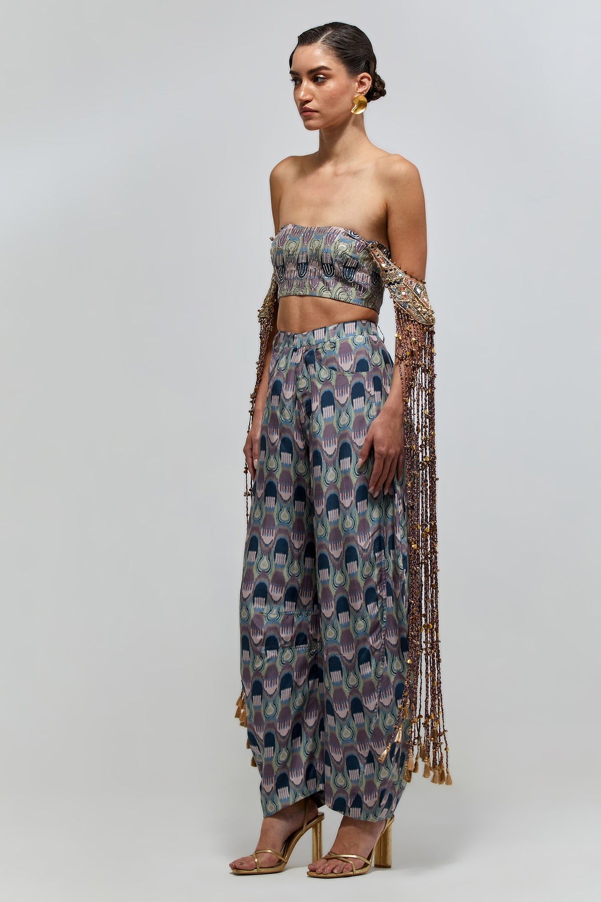 Fahya Purple Kasbah Printed Abutai Silk Bustier And Pants With Lilac Georgette Embroidered Bajubands