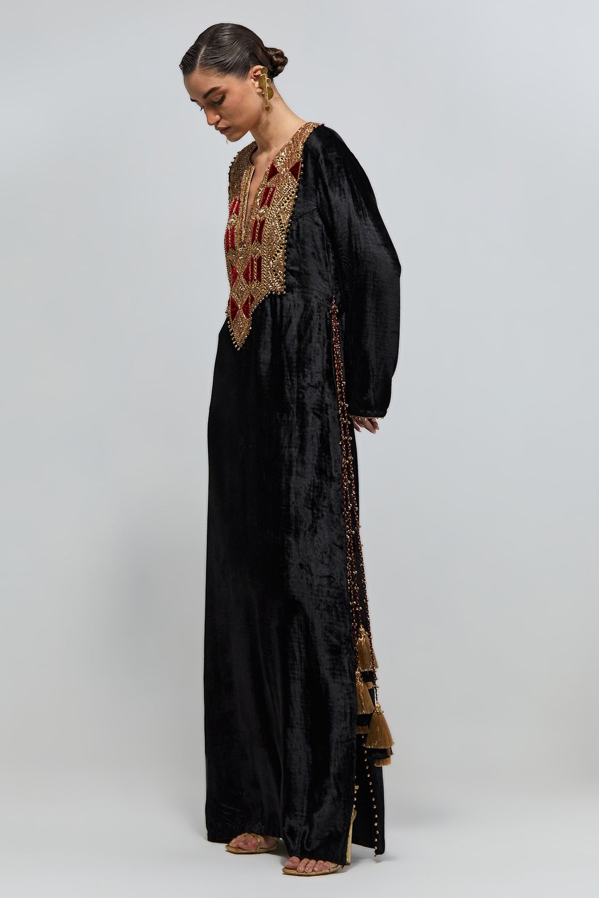 Shiraaz Black Velvet Embroidered Yoke Beyza Kaftan