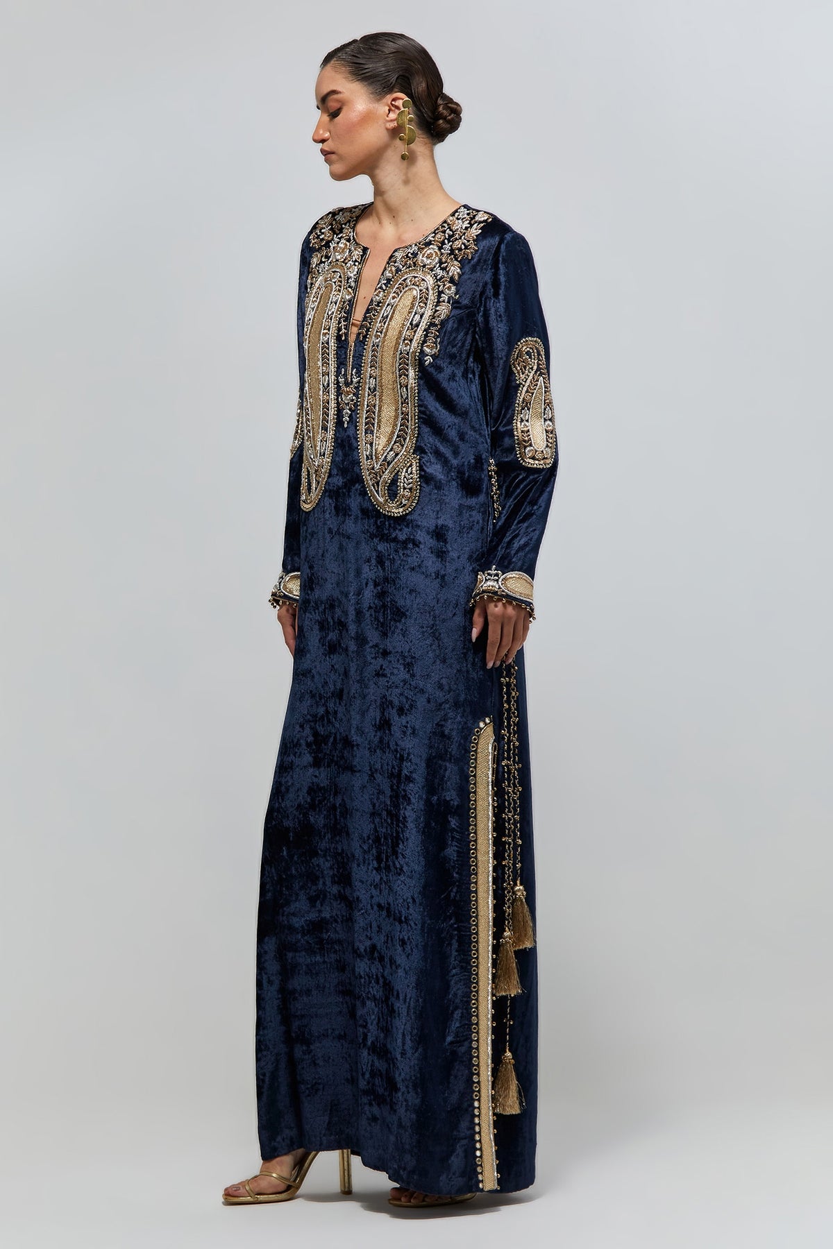 Mazin Navy Blue Velvet Embroidered Yoke Beyza Kaftan