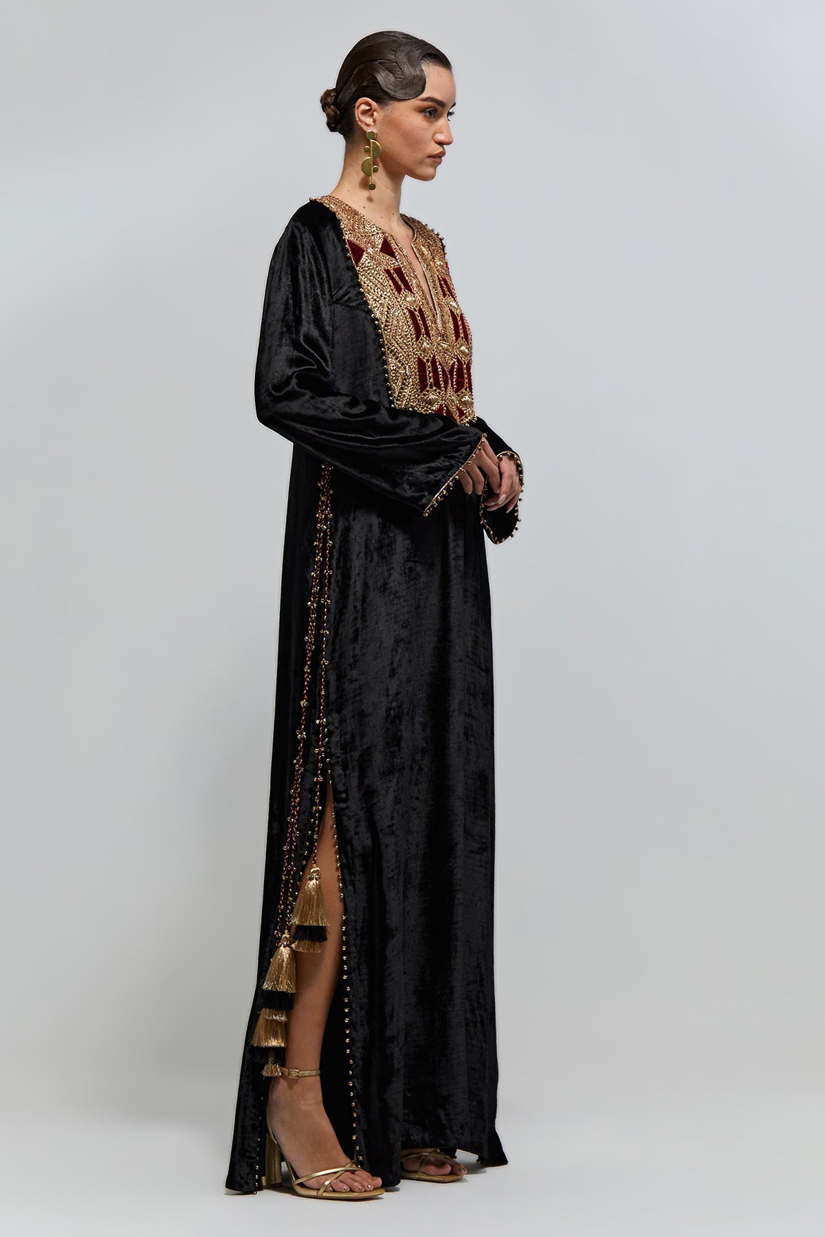 Shiraaz Black Velvet Embroidered Yoke Beyza Kaftan