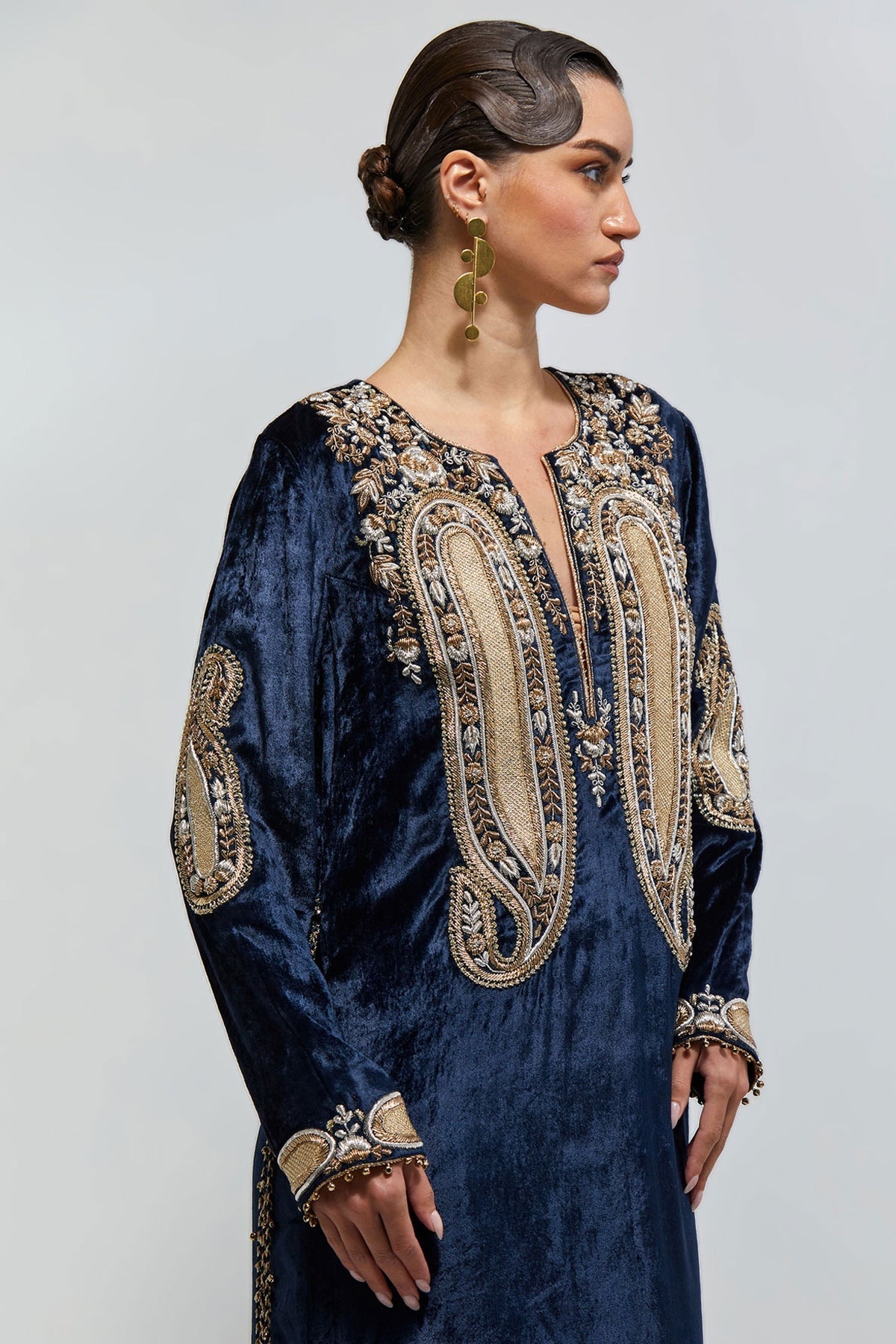 Mazin Navy Blue Velvet Embroidered Yoke Beyza Kaftan
