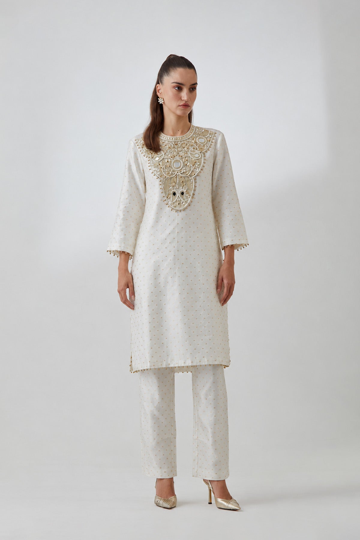 Off-White Brocade Banarasi Embroidered Kurta With Detachable Necklace And Pants
