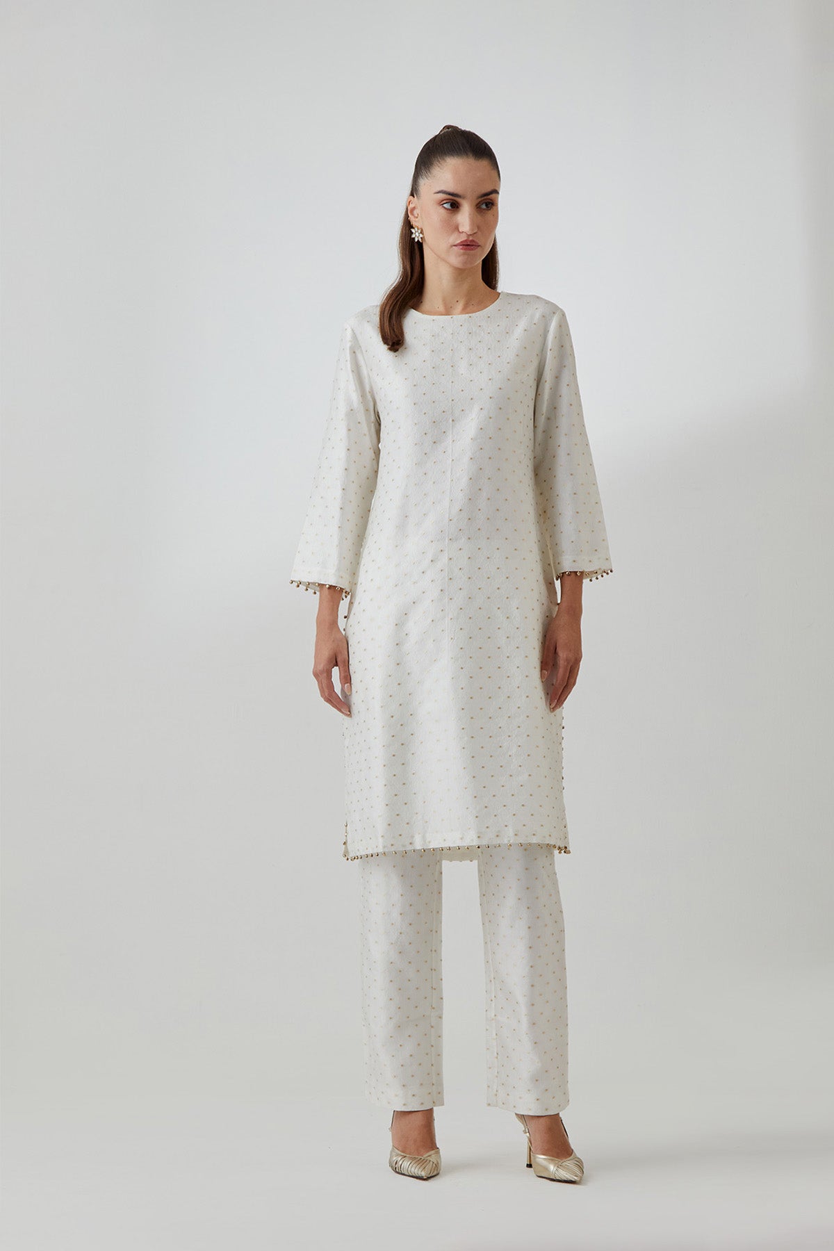 Off-White Brocade Banarasi Embroidered Kurta With Detachable Necklace And Pants
