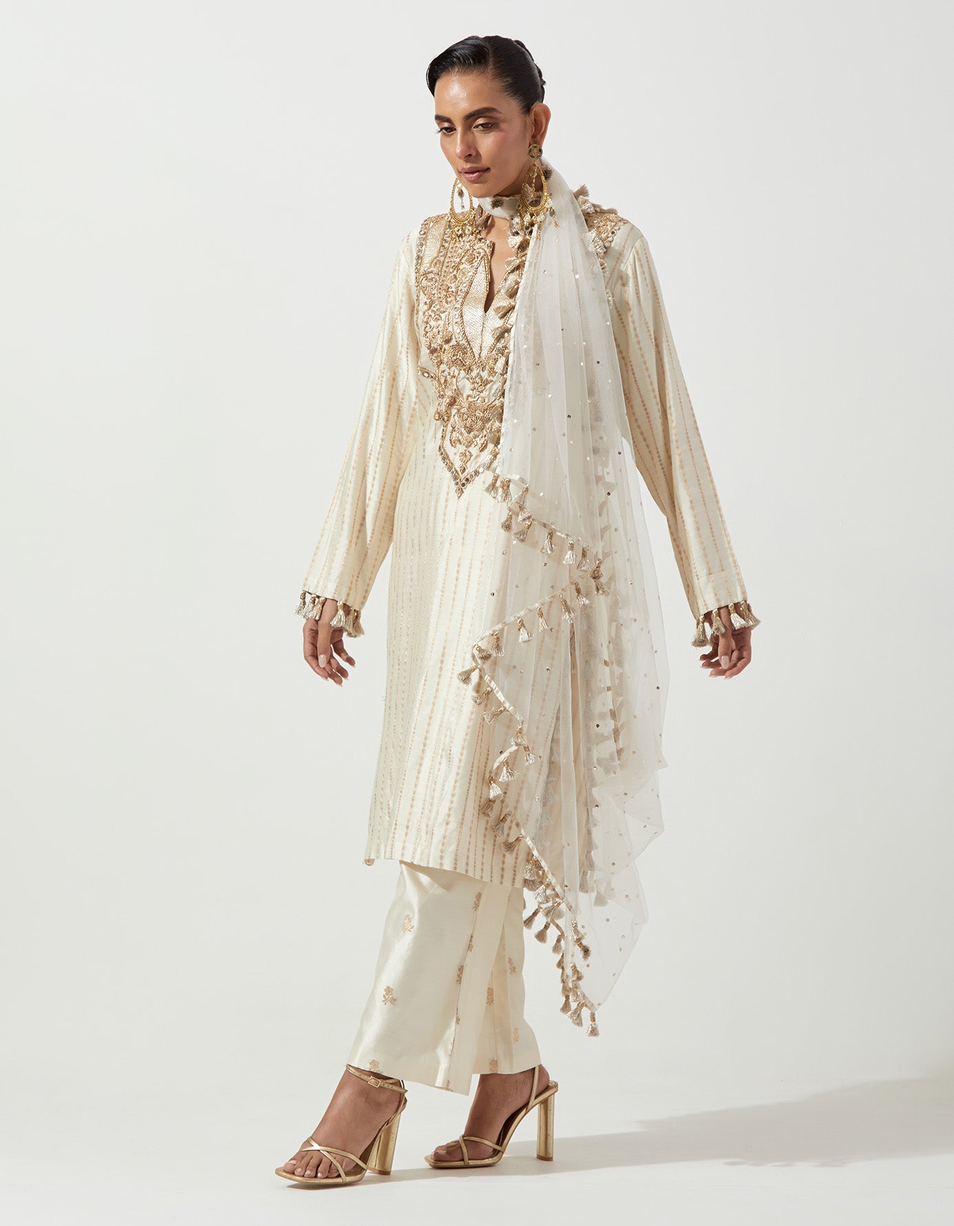 Off-White Kurta With Pant And Dupatta