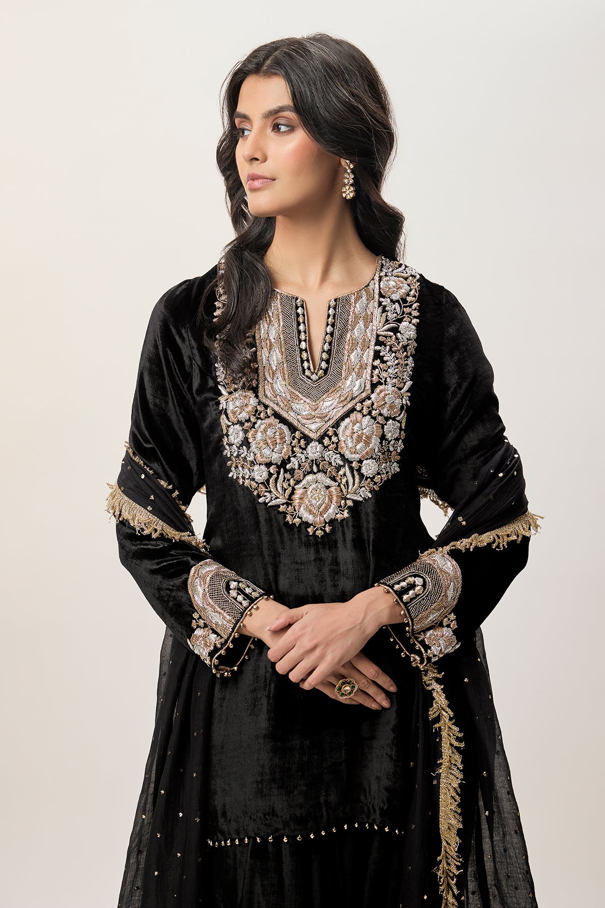 Ziba Black Velvet Embroidered Kurta With Farshi Salwar And
Mukaish Silkmul Dupatta