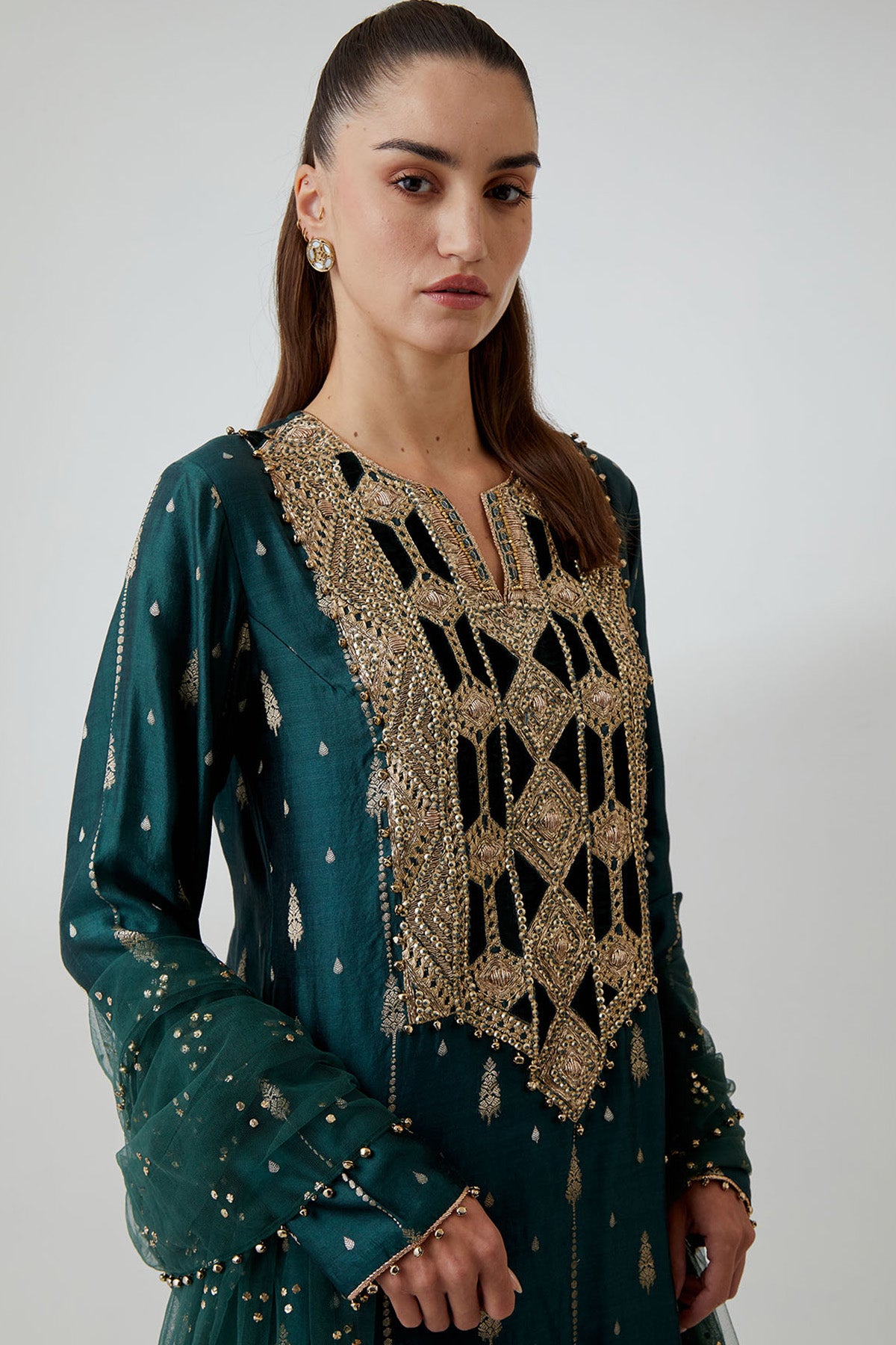 Emerald Green  Silk Embroidered Kurta With Farshi Salwar And Mukaish Net Dupatta