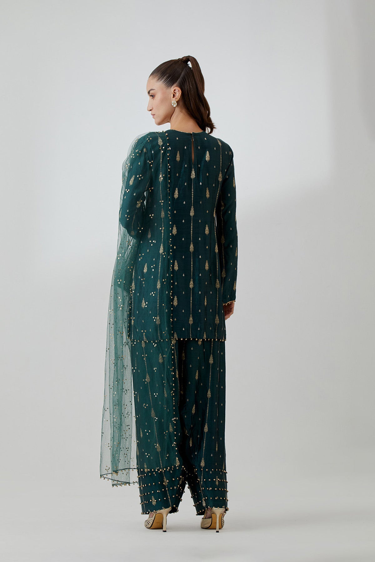 Emerald Green  Silk Embroidered Kurta With Farshi Salwar And Mukaish Net Dupatta