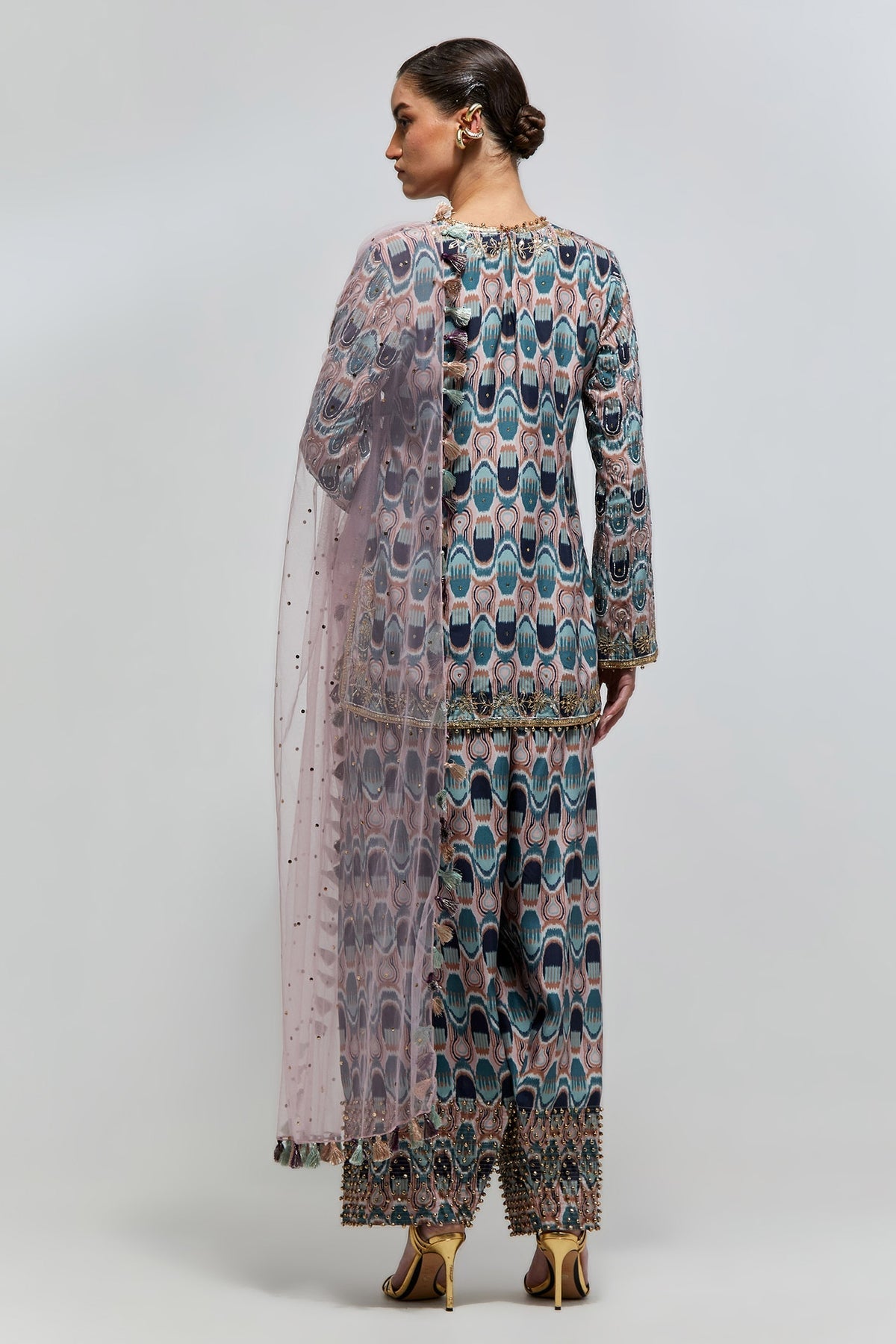 Parisa Indigo Kasbah Printed Abutai Silk Kurta With Farshi Salwar And An Onion Pink Mukaish Net Dupatta
