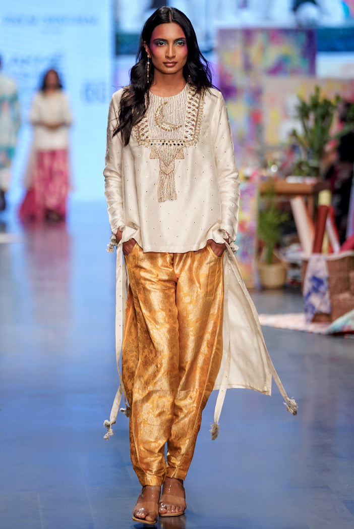 Chaantara Off White Abla Silk Embroidered High Low Kurta With Mustard Brocade Constructed Pant