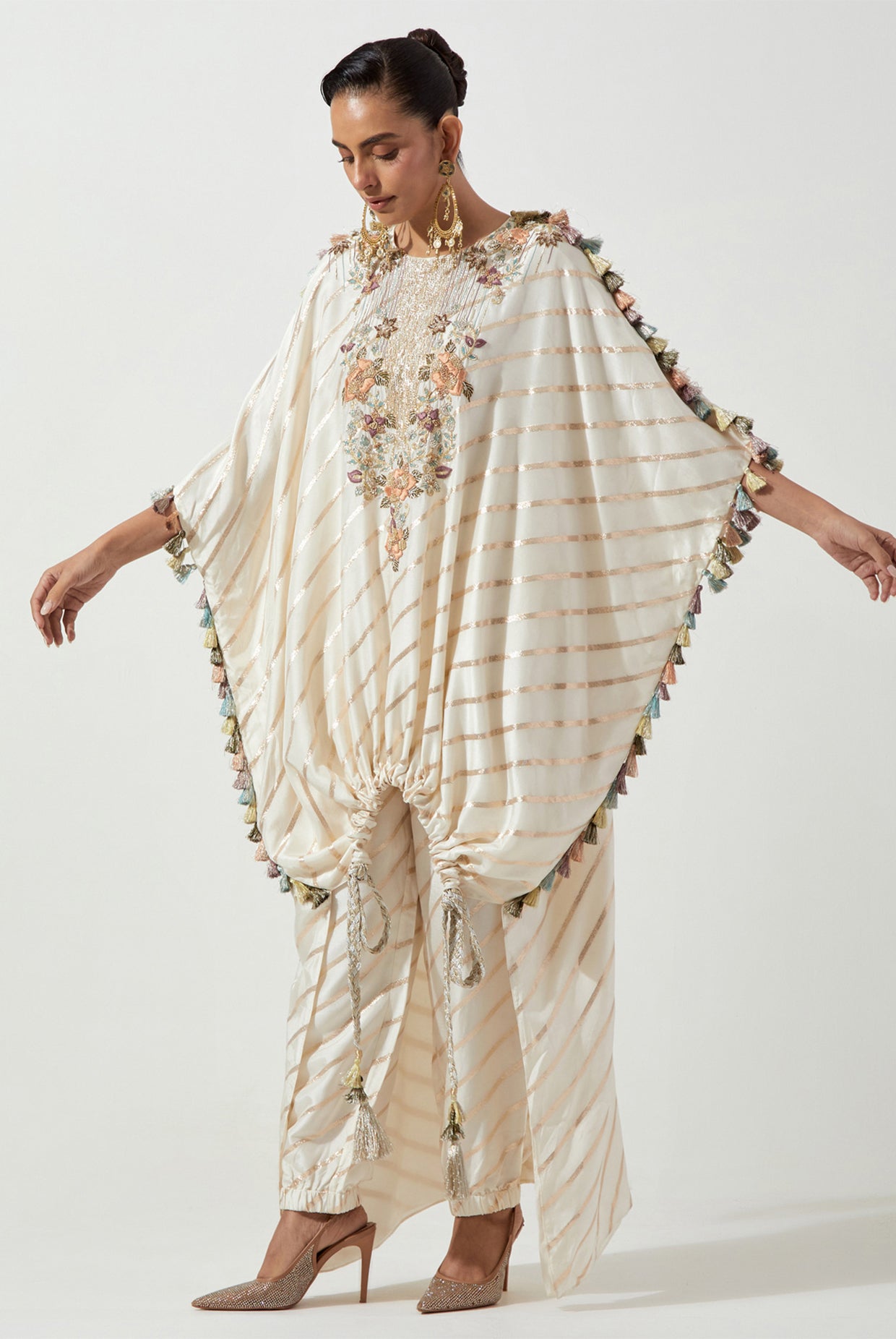 OFF WHITE LINE DOLA SILK KURTA WITH JOGGER PANTS