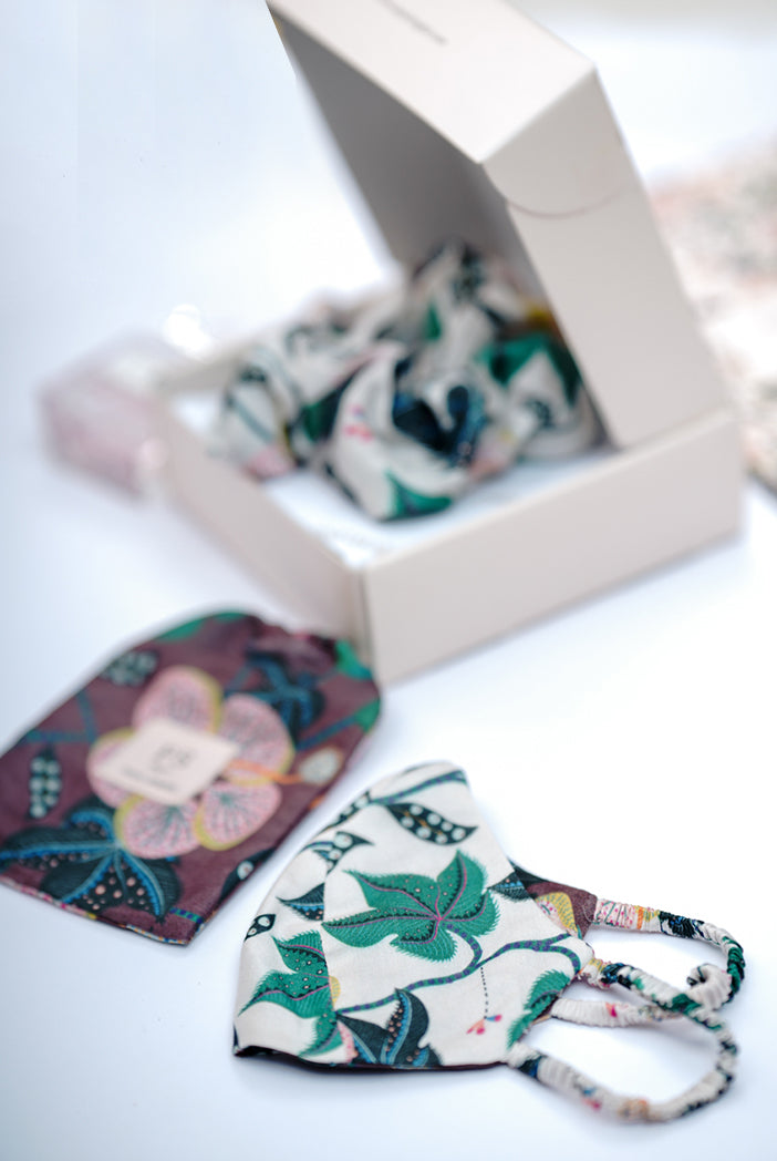 Payal Singhal Classic Gift Hamper for Women (Set of 4)