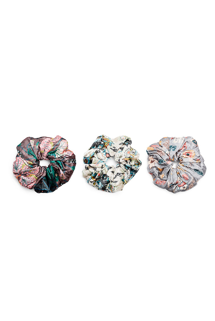 Set of 3 Assorted Velvet Scrunchies in Signature Prints